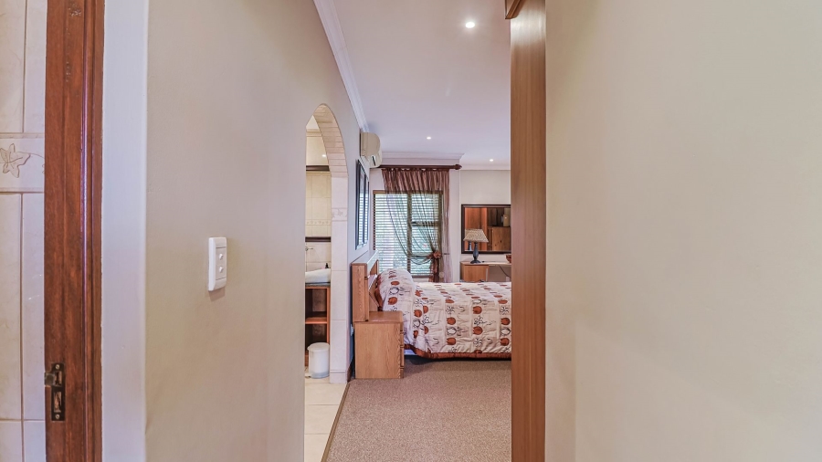 5 Bedroom Property for Sale in Birdwood Estate North West